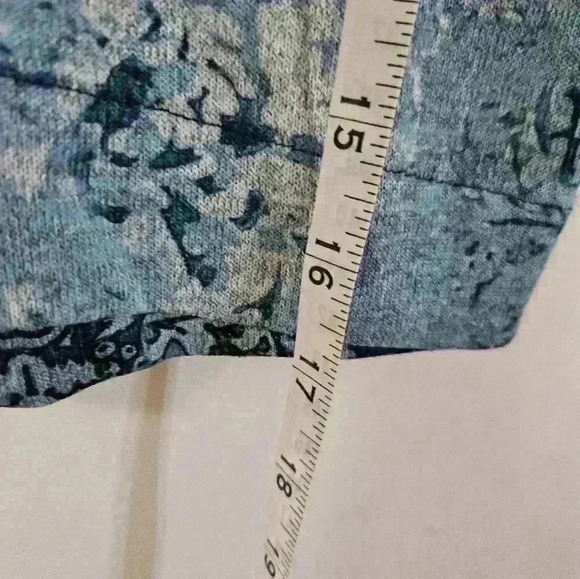 GUC! Dana Buchman long sleeve tee! - Picture 2 of 6